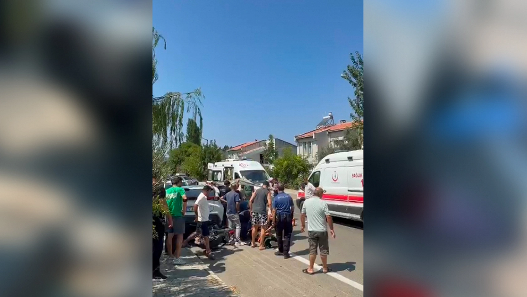 Park Halindeki Otomobile Çarpan Motosikletteki 2 Kişi Hayatını Kaybetti