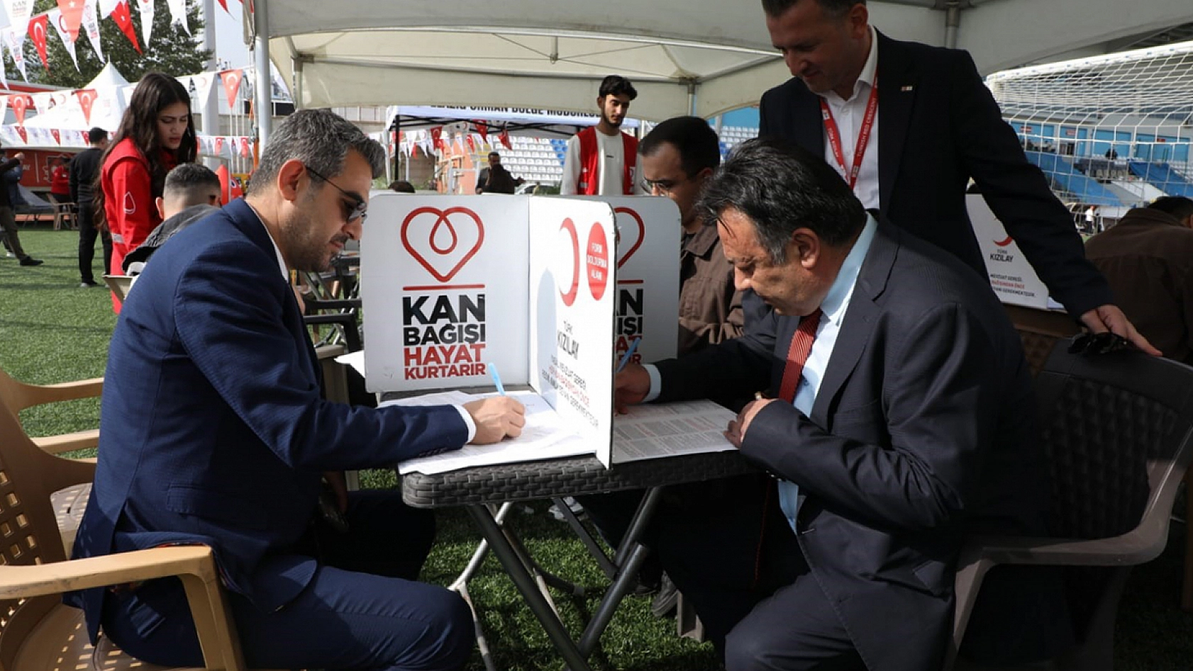 Tunceli'de kan bağışı seferberliği: her bağışa fidan hediyesi