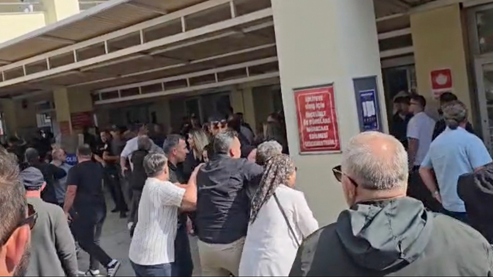 'Ters baktın' kavgasında müebbet: adliye bahçesinde sinirler gerildi