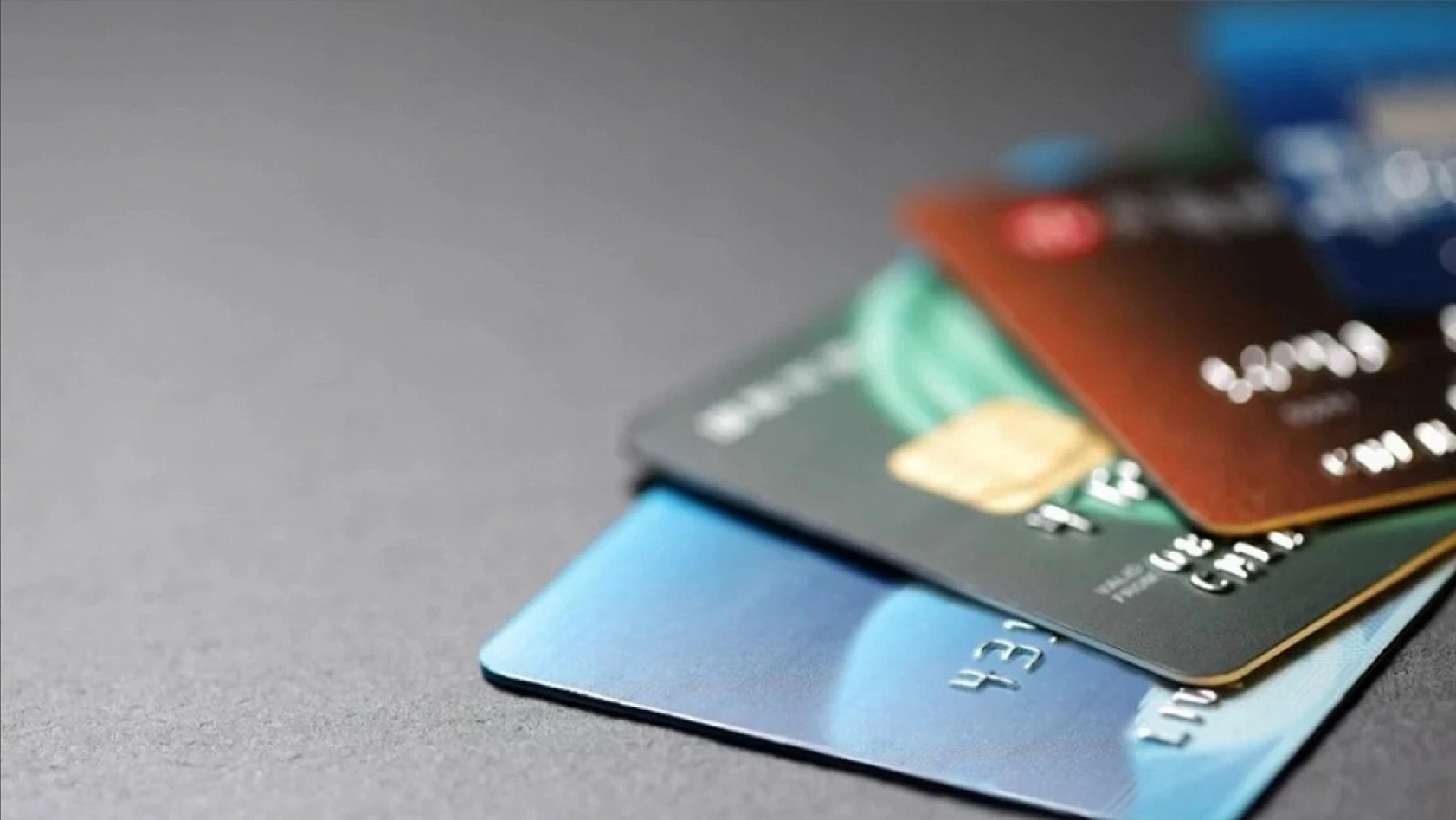 Kredi kartı sahipleri bankalara akın etti: Kredi kartı limiti nasıl düşürülür?