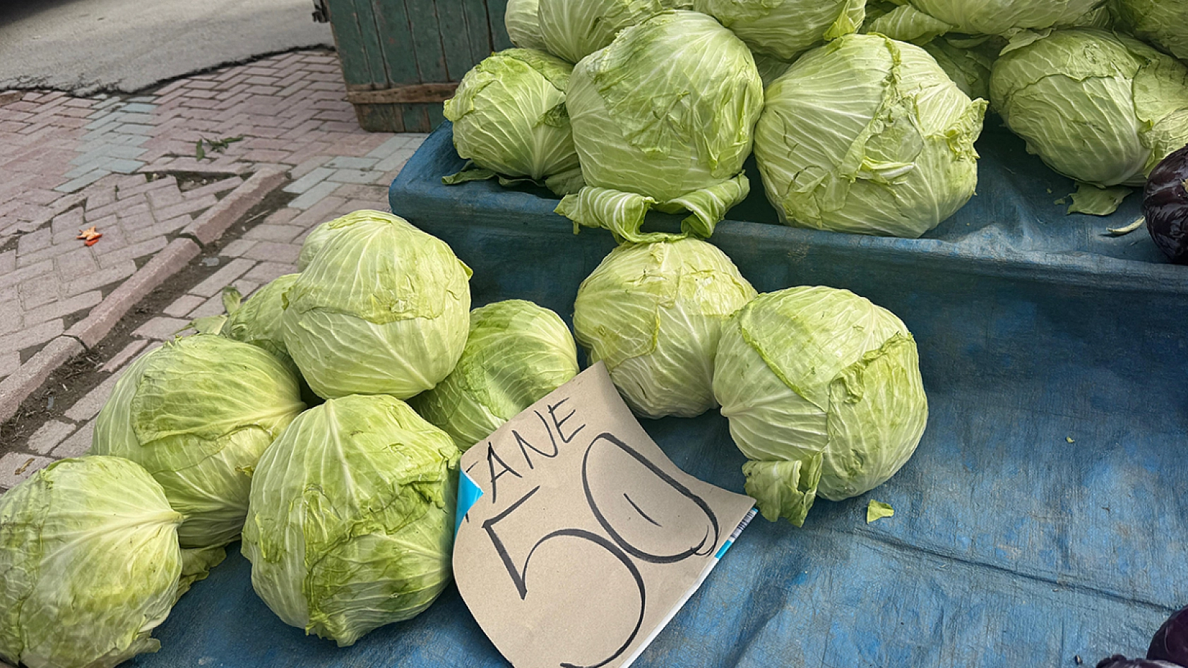 Elazığ'ın en kalabalık semt pazarında tezgahlardaki fiyatlar ne?