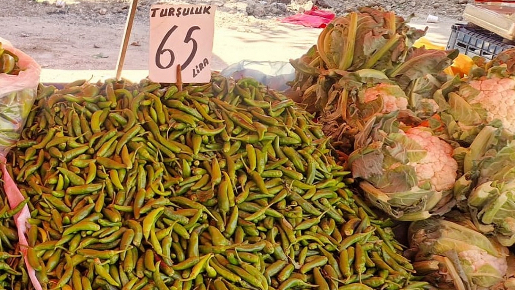 Elazığ'da turşu sezonu başladı: İlk mahsuller tezgahlarda