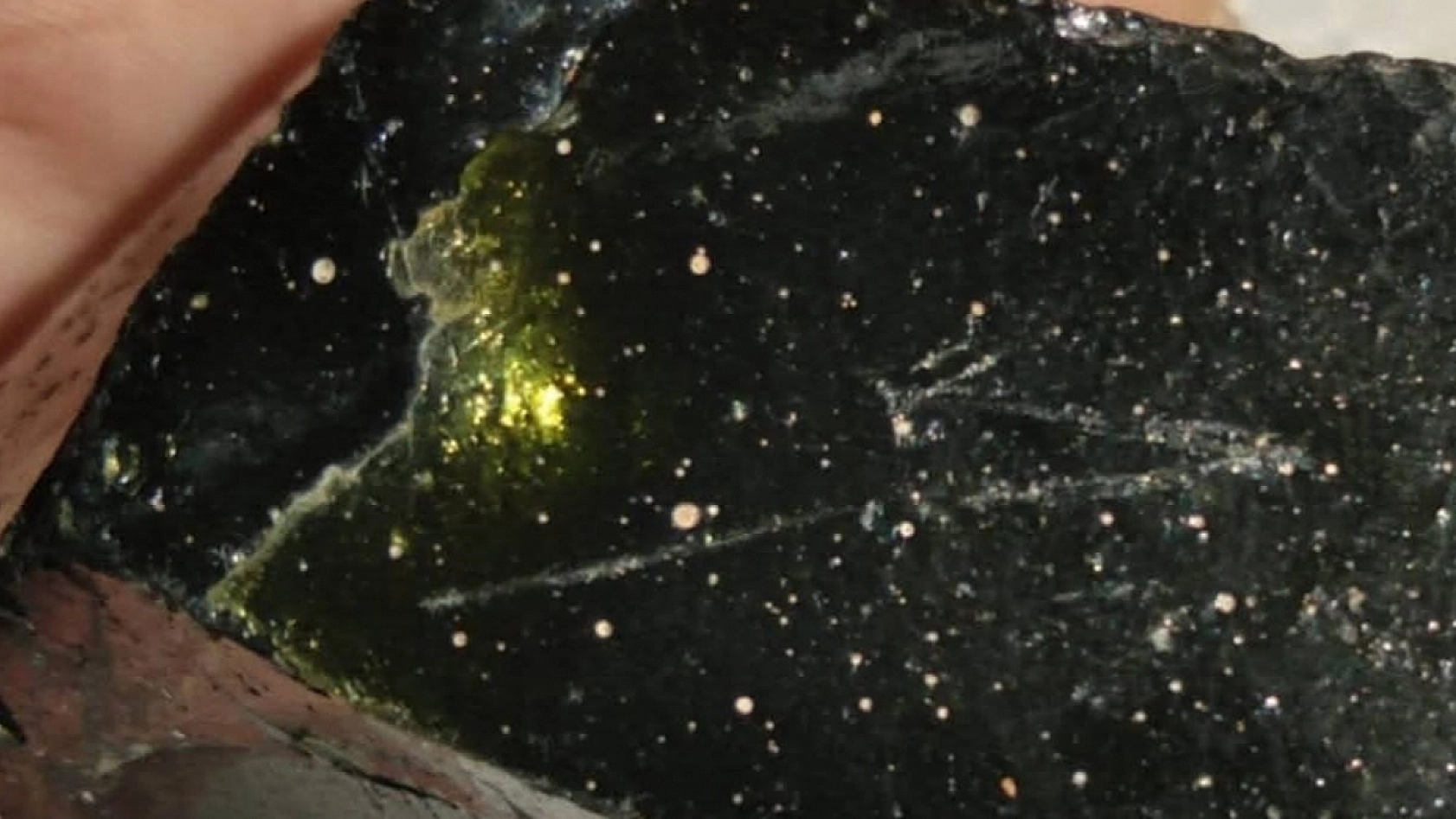 Elazığ'da taşların efendisi: Uzaydan gelen bile var, değerini duyan şaşıp kalıyor