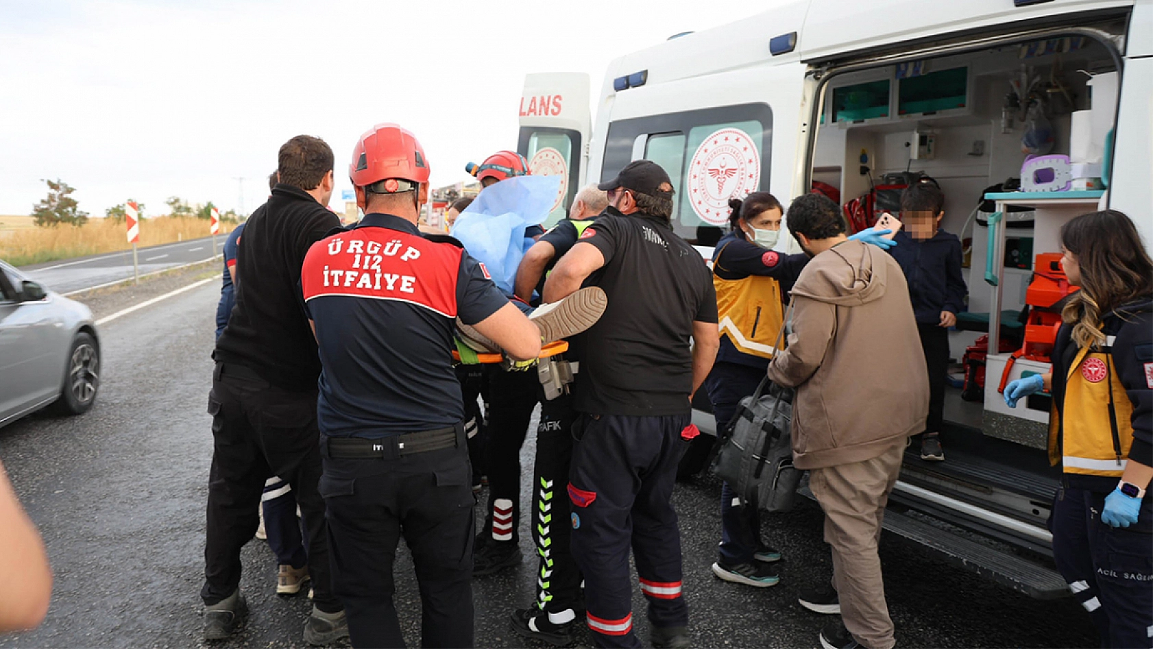Şarampole savrulan otomobilde 2'si çocuk 6 yaralı
