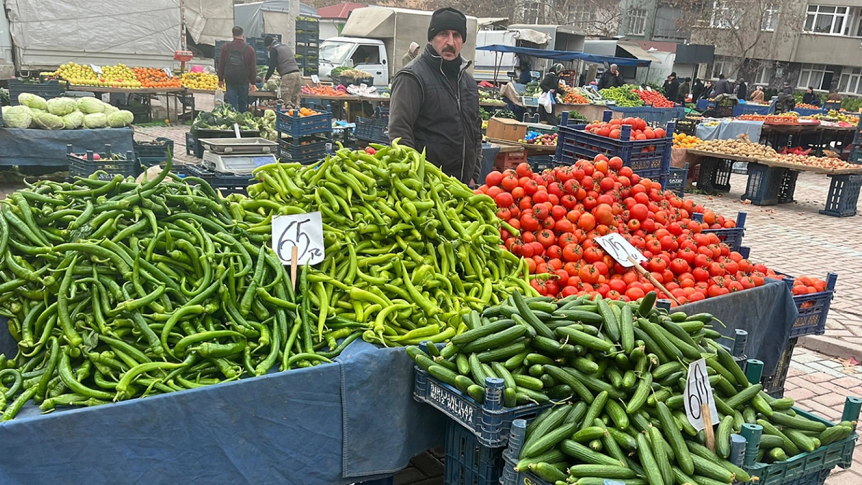 Elazığ pazarlarına vuran soğuk mu, ekonomi mi?