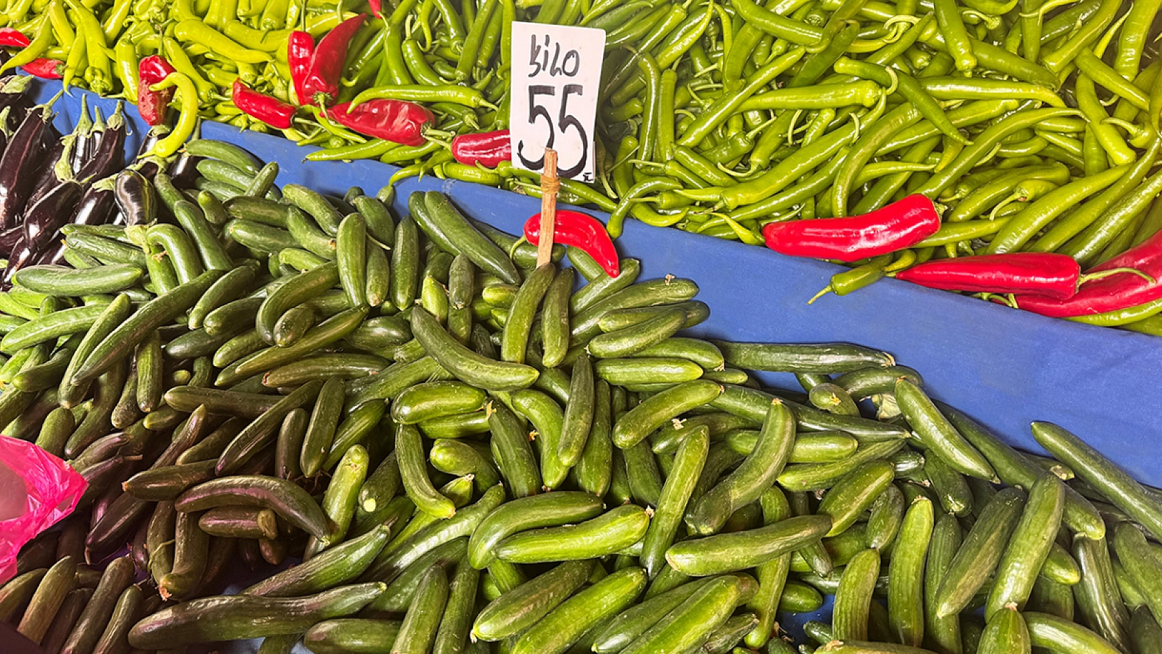 Elazığ'ın en kalabalık semt pazarında tezgahlardaki fiyatlar ne?