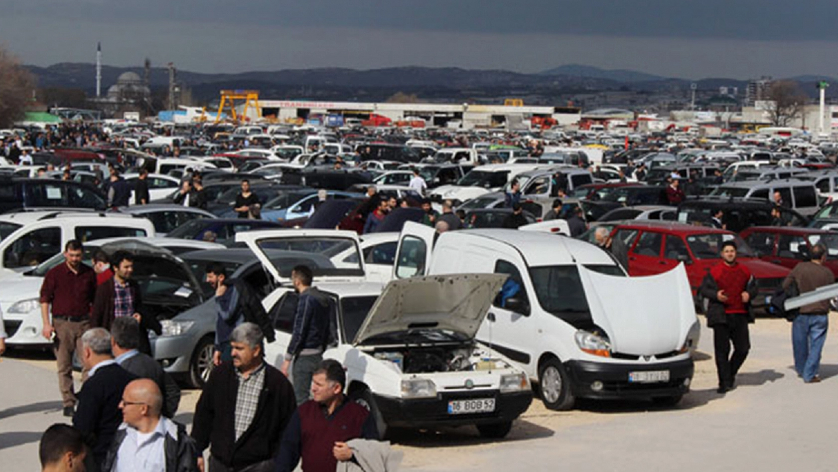 Araç sahibi olmak isteyenlere sevindirecek haber: Otomobil fiyatlarında büyük indirim!