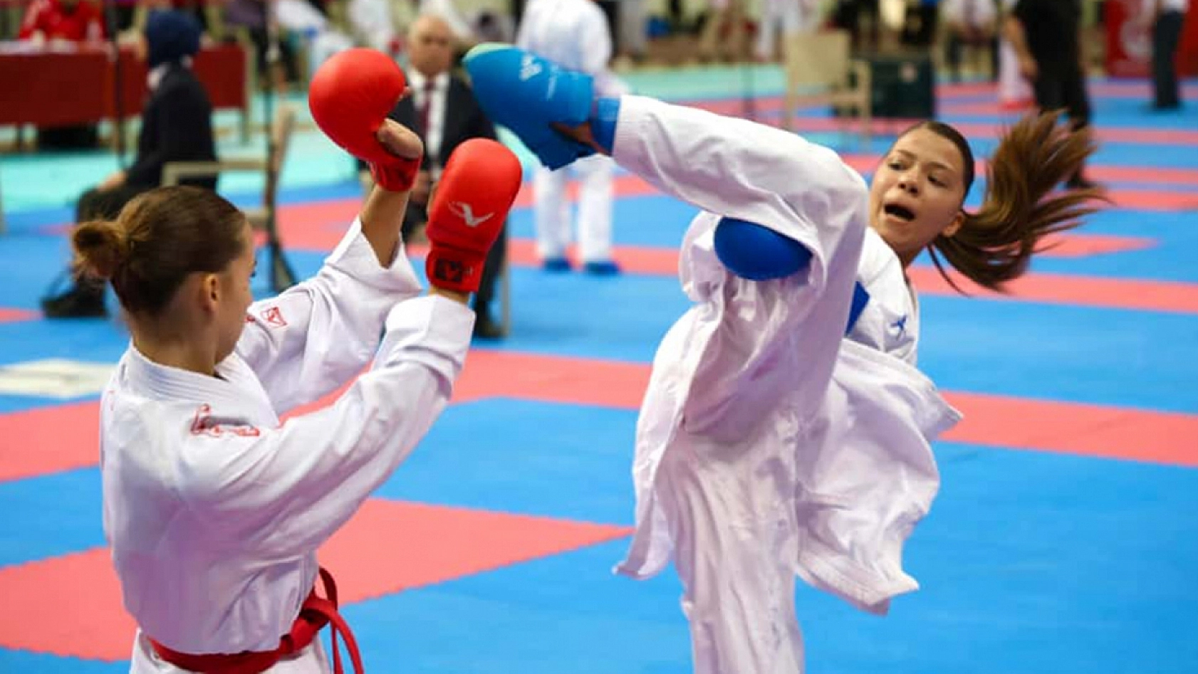 Türkiye karate şampiyonası Elazığ'da başladı