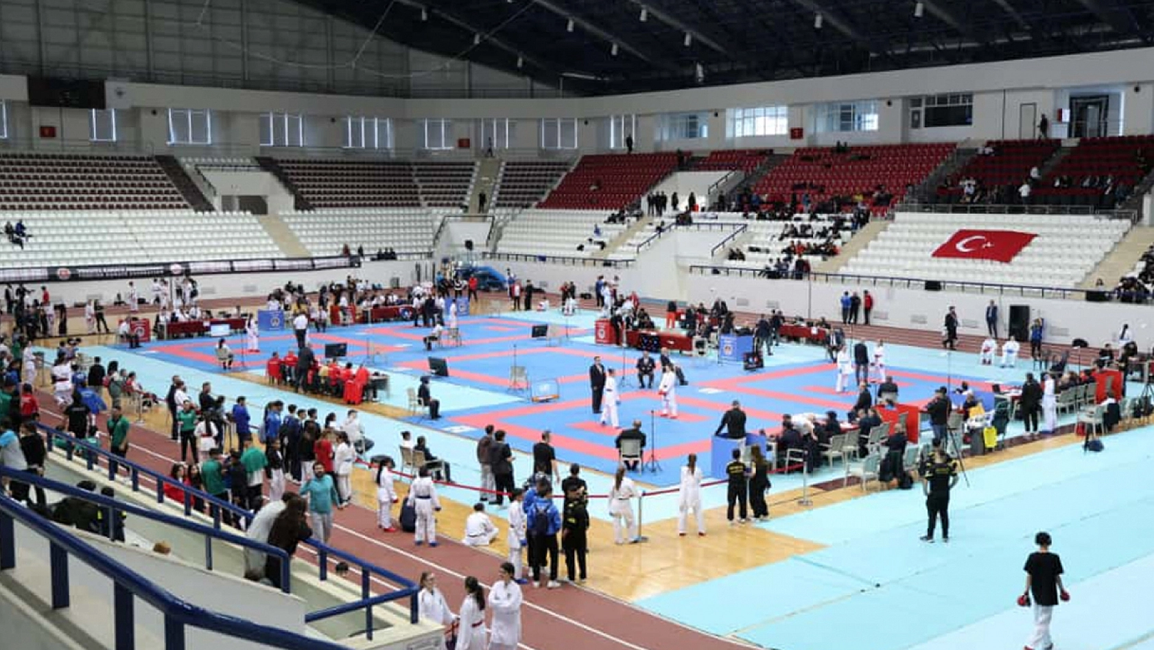 Türkiye karate şampiyonası Elazığ'da başladı