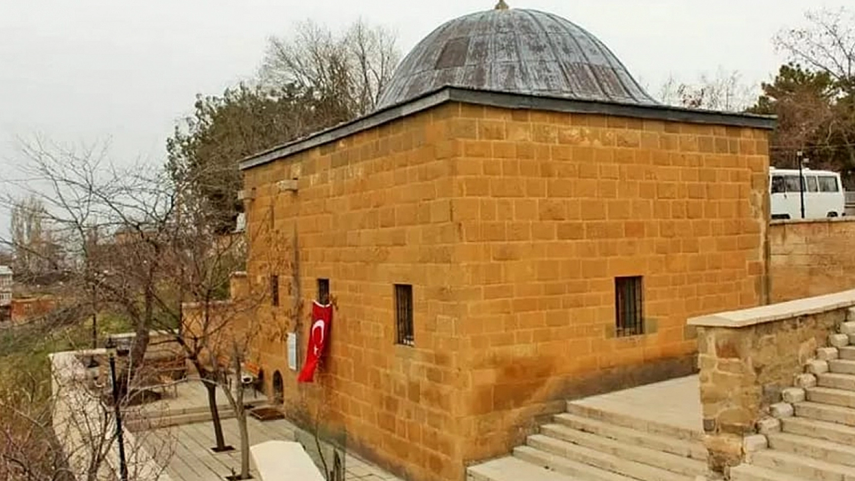 Elazığ'da o türbeyi bilmeyen yok! Efsanesi tüyler ürpertiyor