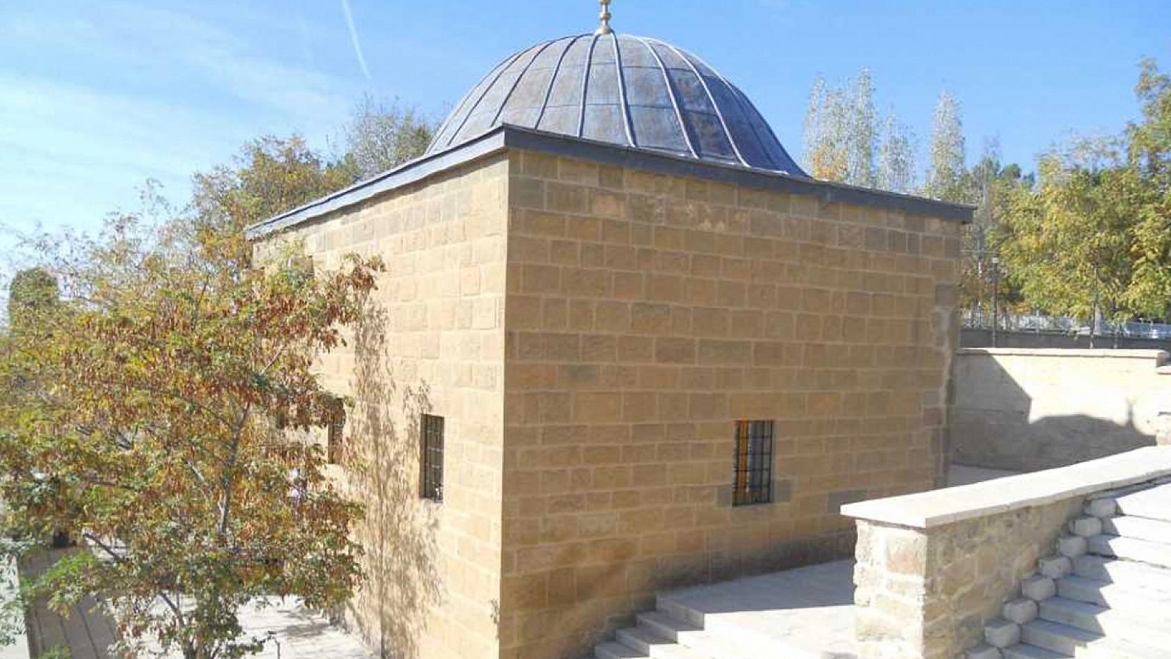 Elazığ'da o türbeyi bilmeyen yok! Efsanesi tüyler ürpertiyor