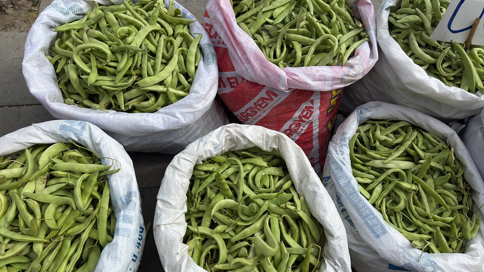 Elazığ'da lezzetiyle sofraların vazgeçilmesi  tezgahlarda