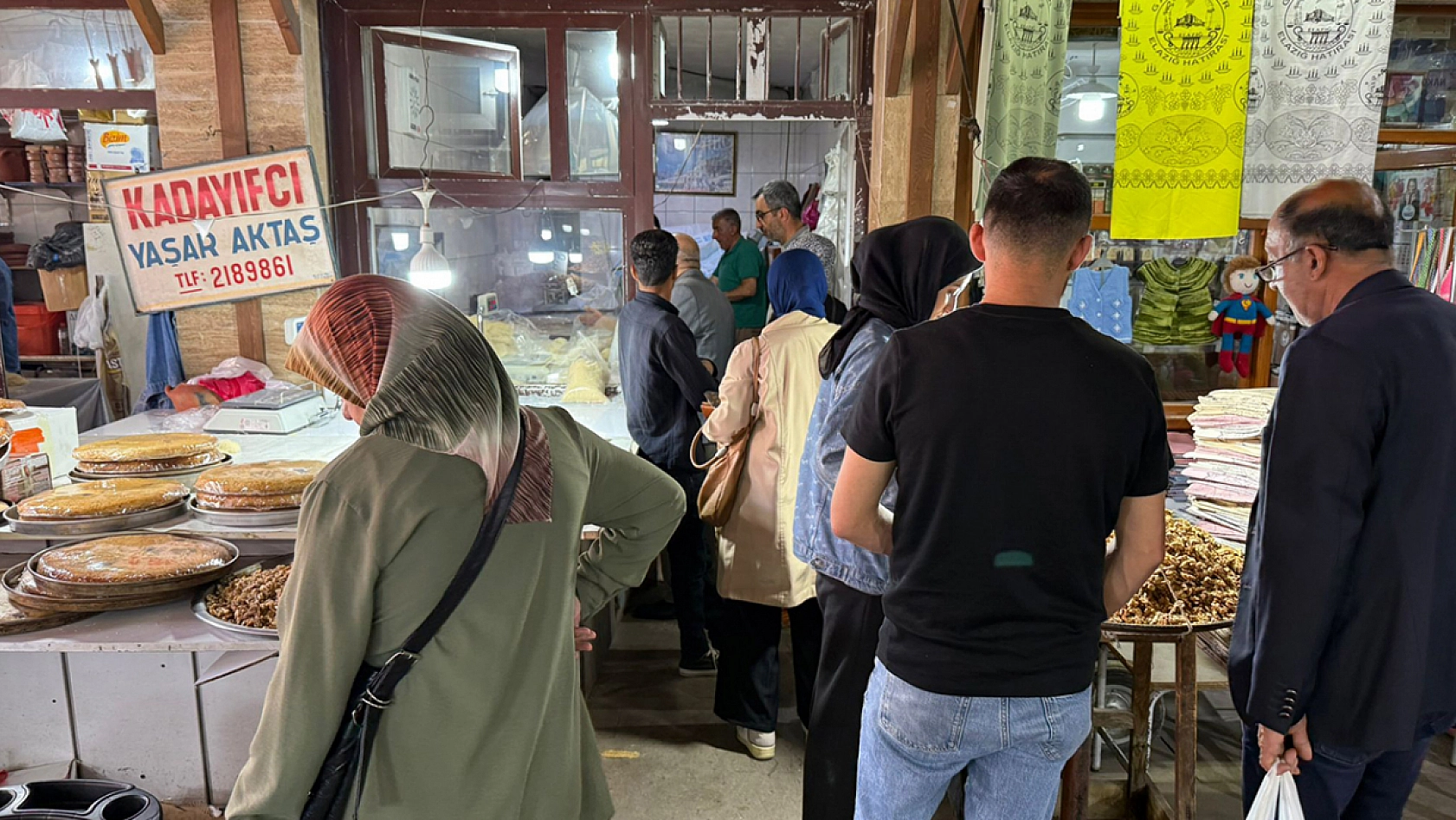 Elazığ'da tatlıcılarda bayram yoğunluğu