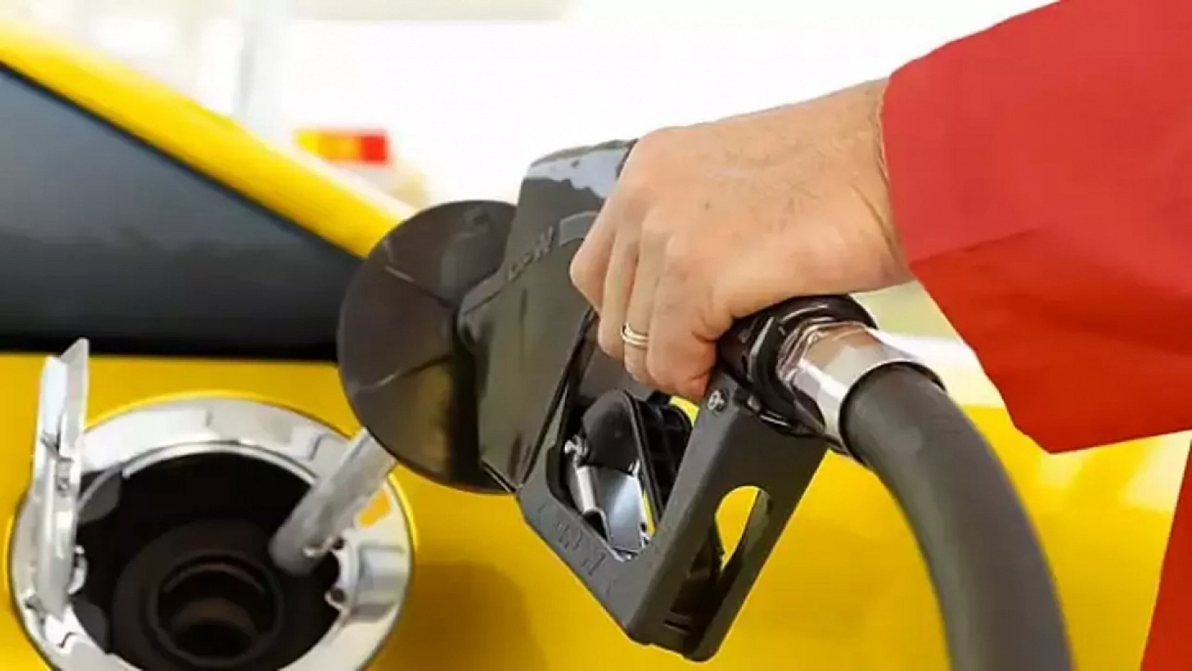 Elazığ'a güzel haber 2025'in ilk akaryakıt indirimi bu gece geliyor!