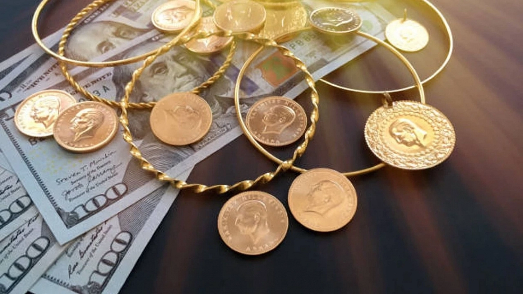 Elazığ'da altın fiyatlarında ibre tersine döndü! Bugün tam altın, çeyrek ve gram altın fiyatı ne kadar?