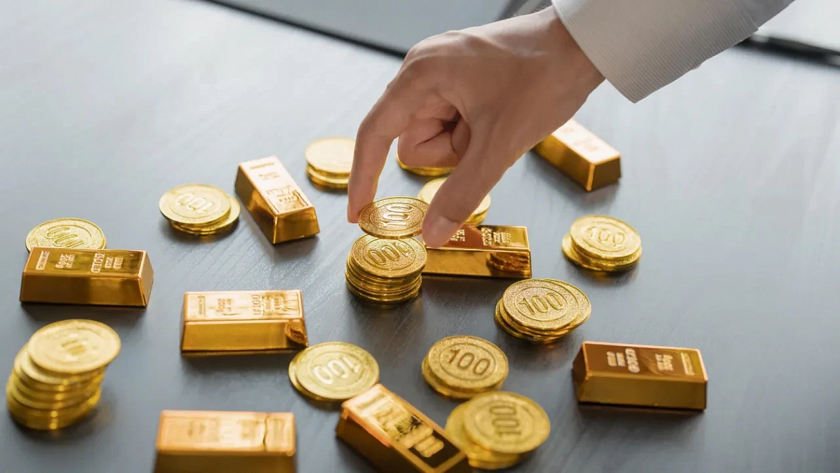 Altın rekorunu yineledi: Yeni rekor 6.940 TL