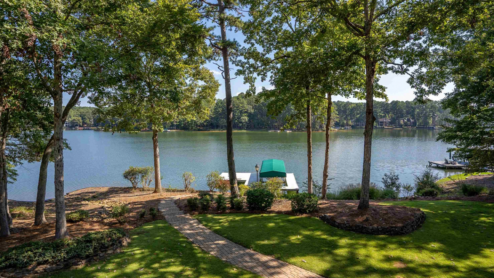 Elazığ'da 16 dönümlük arsa mı, Amerika'daki bu ev mi?