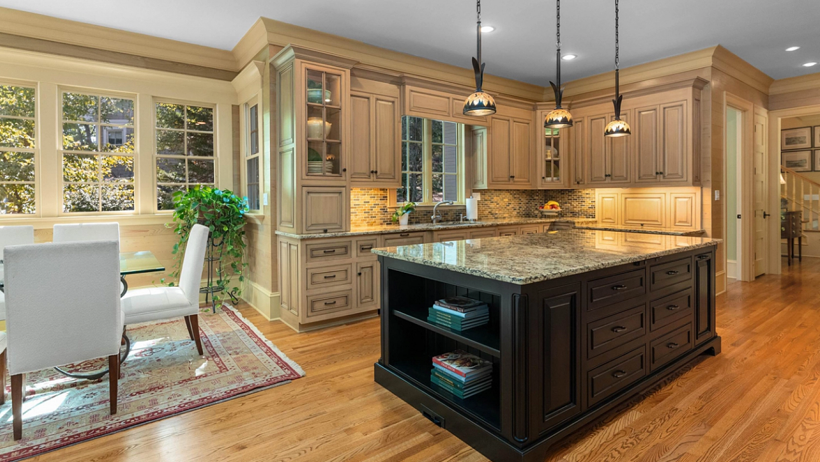 Elazığ'da 16 dönümlük arsa mı, Amerika'daki bu ev mi?