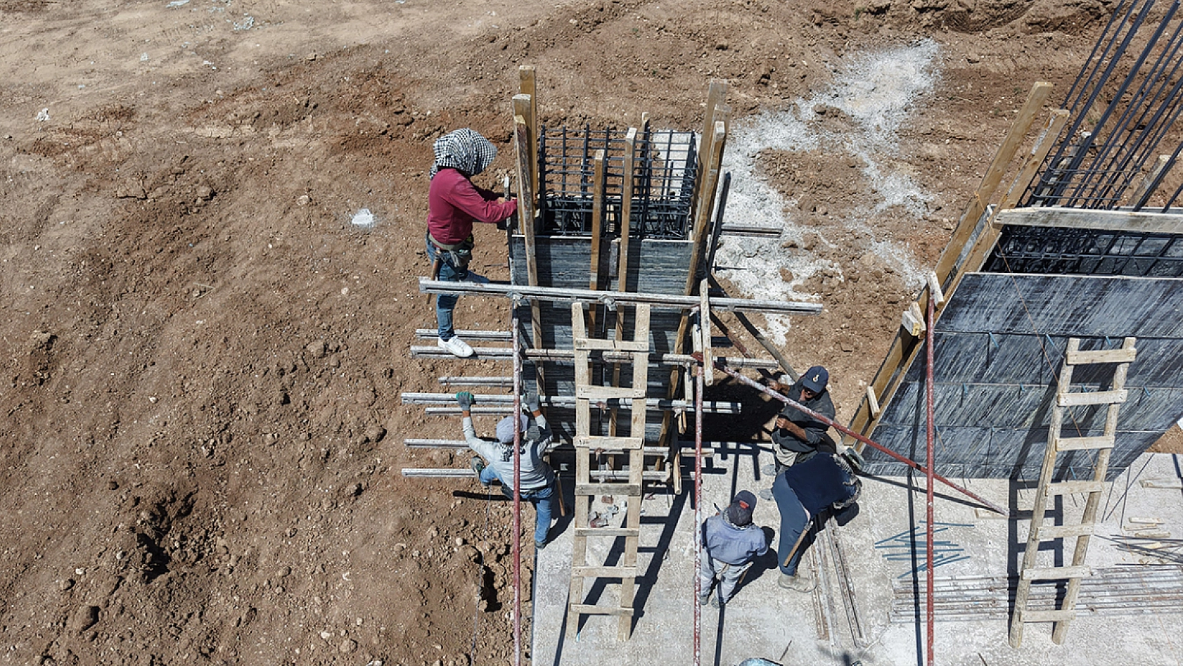 Elazığ'da kavurucu sıcakta ekmek mücadelesi