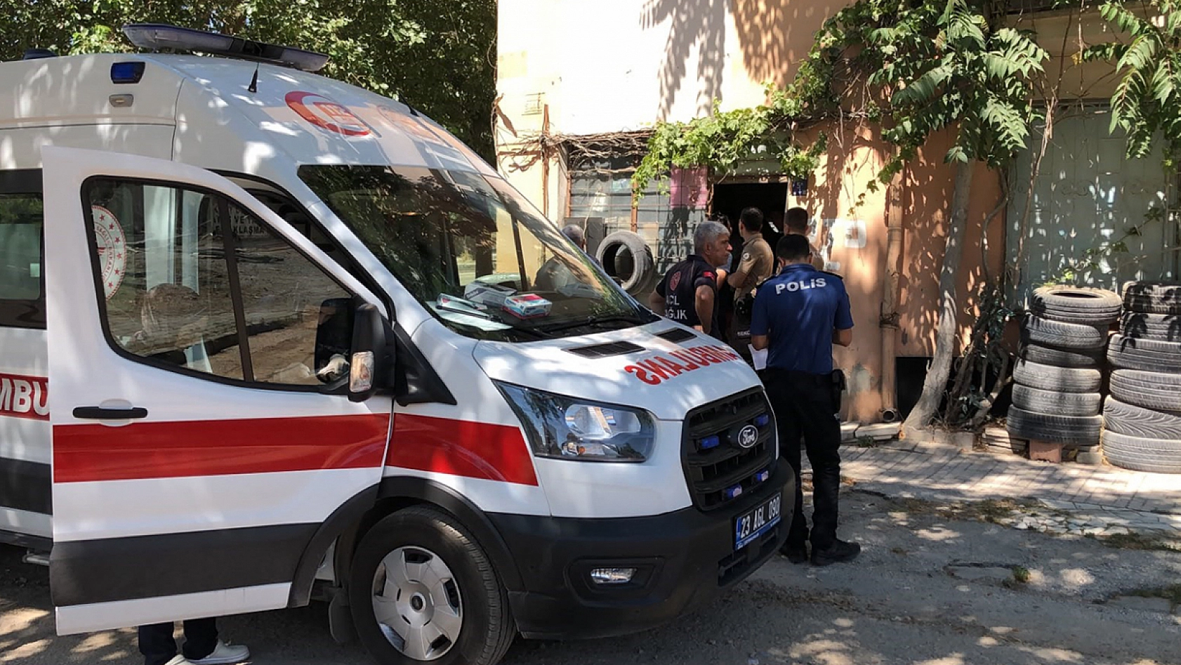 Elazığ'da yaşlı adamı uyuyor zannettiler, acı gerçekle yüzleştiler