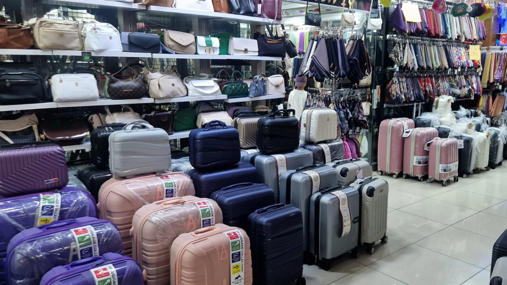 Elazığ'da yaz tatili hareketliliği valiz satışlarını uçurdu