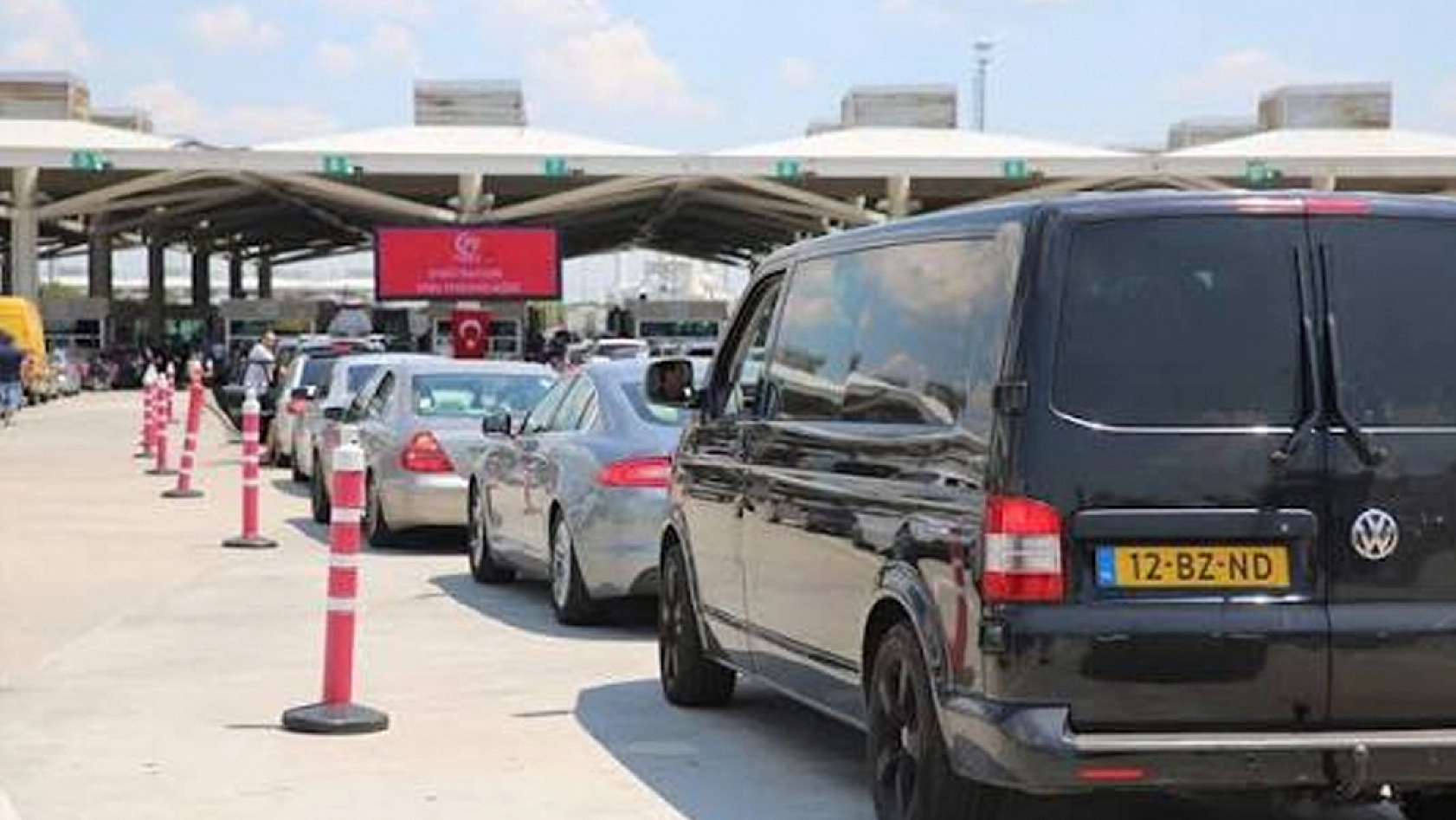 Yurt dışı araç kullanımında yeni dönem: Eş ve çocuklara kolaylık geldi
