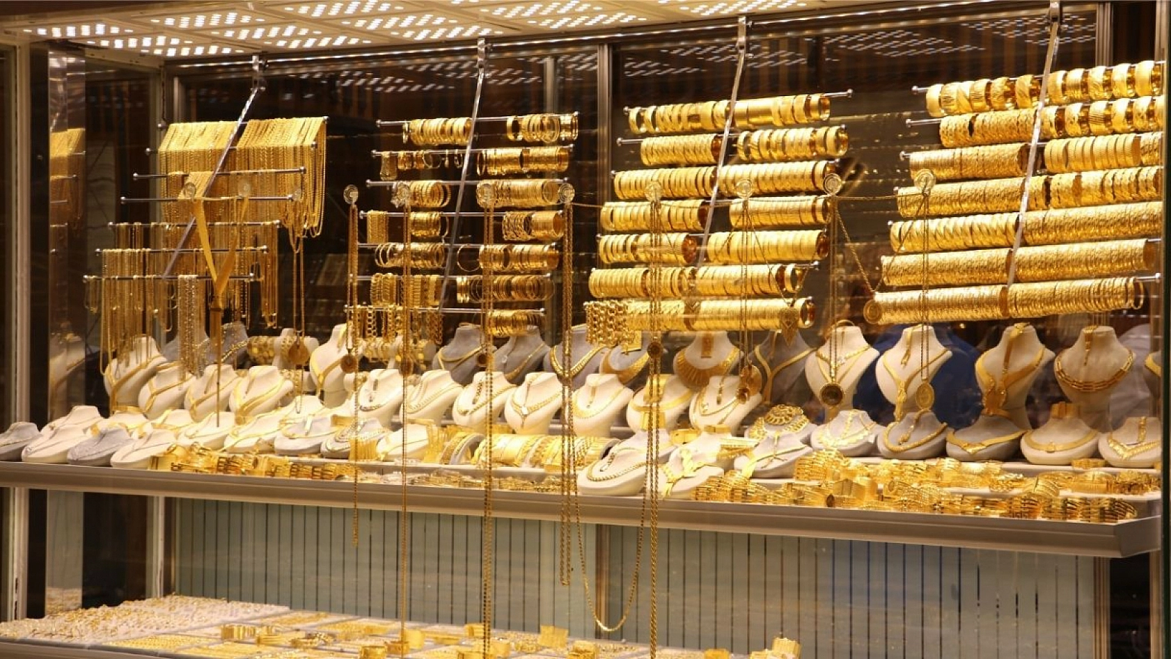 Yeni yılda altın piyasası: Elazığ'da tam altın, çeyrek ve gram altın fiyatı ne kadar?