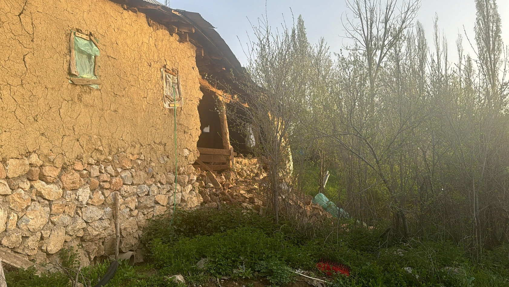 Tokat'taki Depremin İzleri Gün Ağarınca Ortaya Çıktı