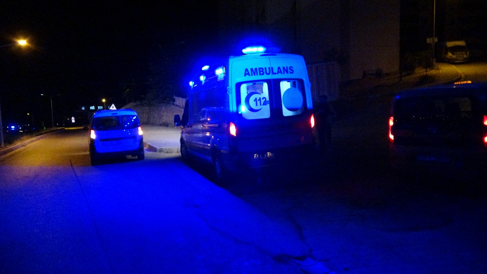 Silahlı kavga kanlı bitti: 2 yaralı