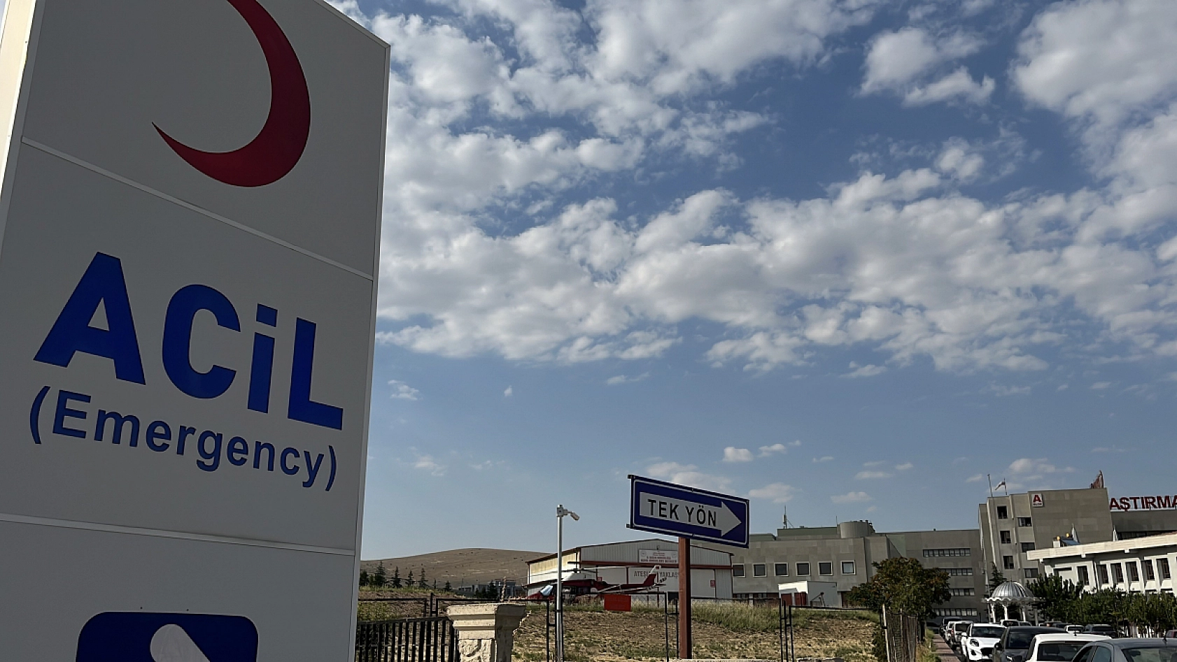 İşçiler arasında taşlı bıçaklı kavga: 4 yaralı