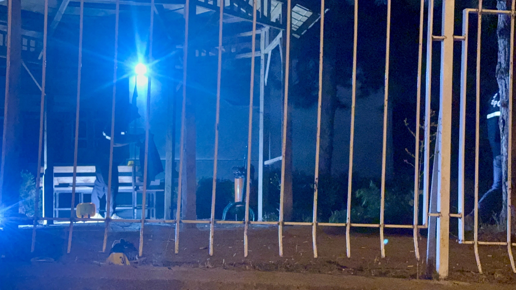 Arkadaşını 3 yerinden bıçakladı