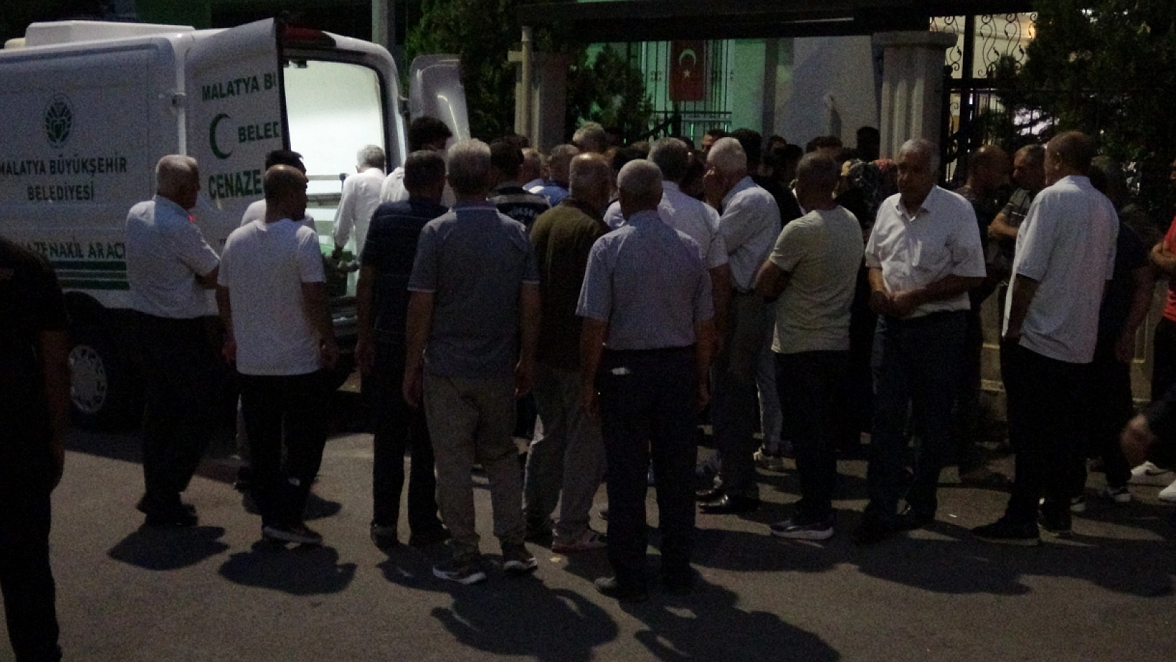 İş adamı evinde ölü bulundu