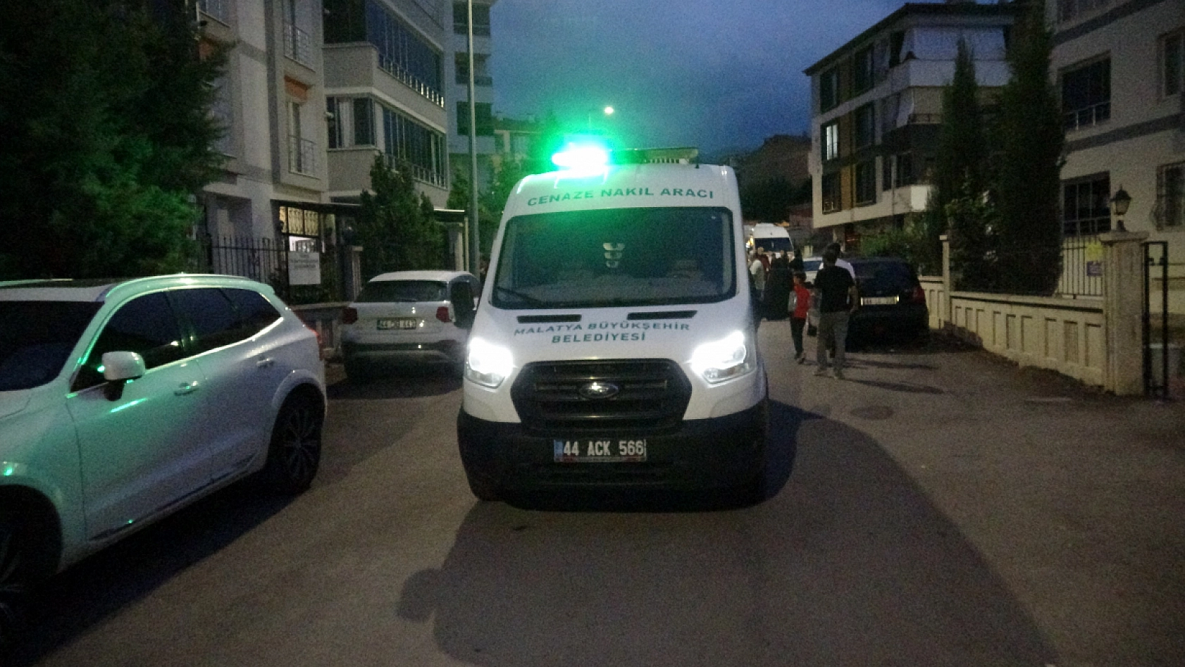 İş adamı evinde ölü bulundu