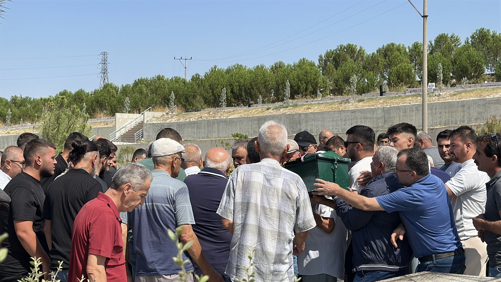 Damatlık yerine kefen giydi