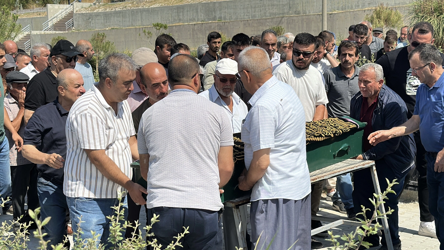 Damatlık yerine kefen giydi