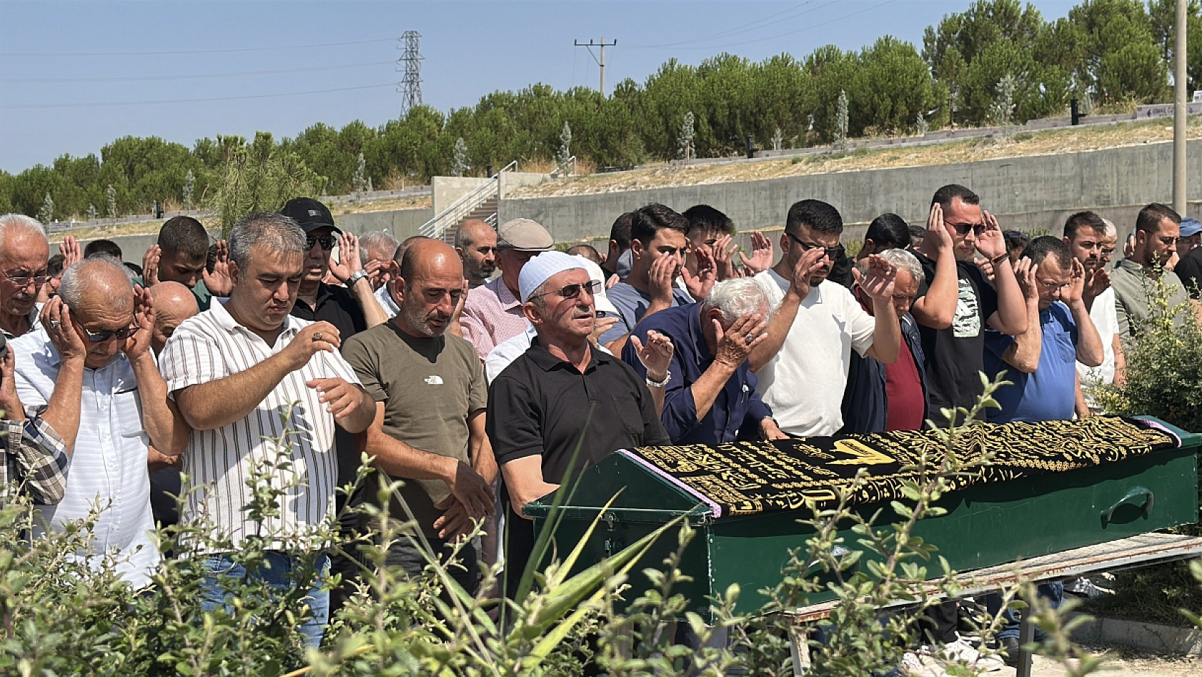Damatlık yerine kefen giydi
