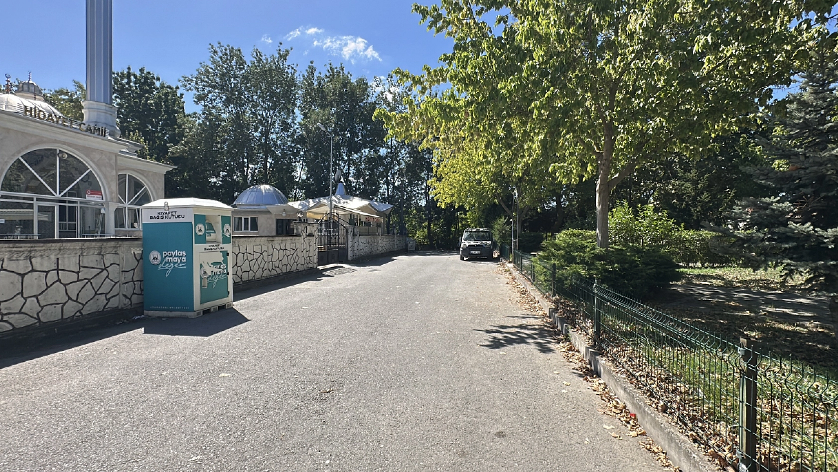 Cami parkındaki bankta şüpheli ölüm