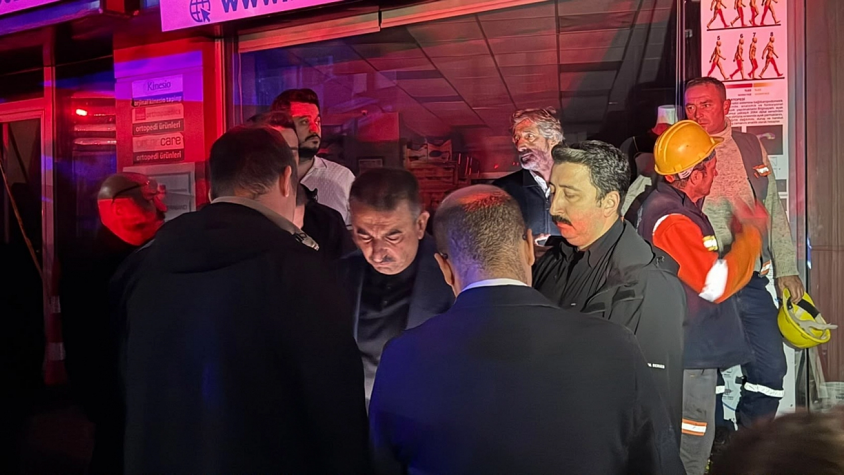 Çöken binada yaşlı kadının cansız bedenine ulaşıldı