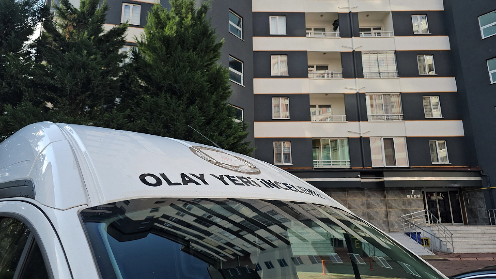 Kavga eden çift birbirini bıçakladı