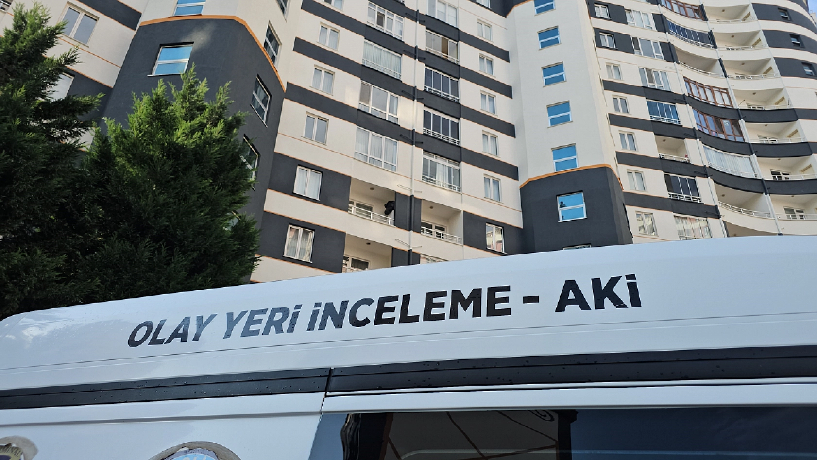 Kavga eden çift birbirini bıçakladı
