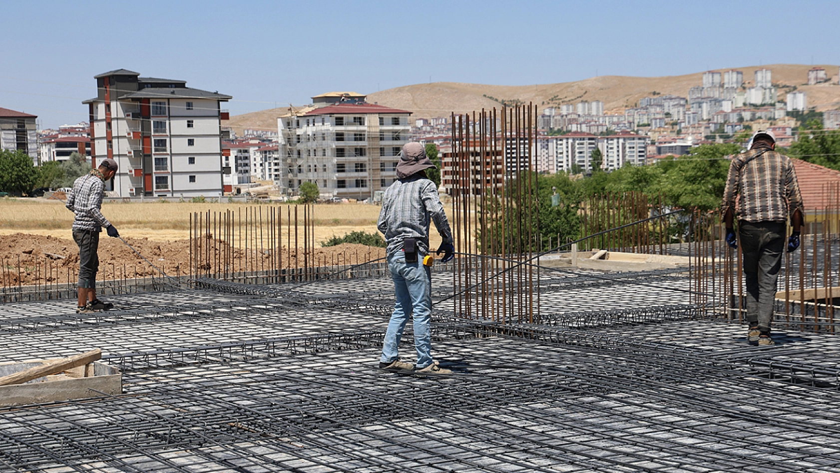Elazığ'da kavurucu sıcakta ekmek mücadelesi