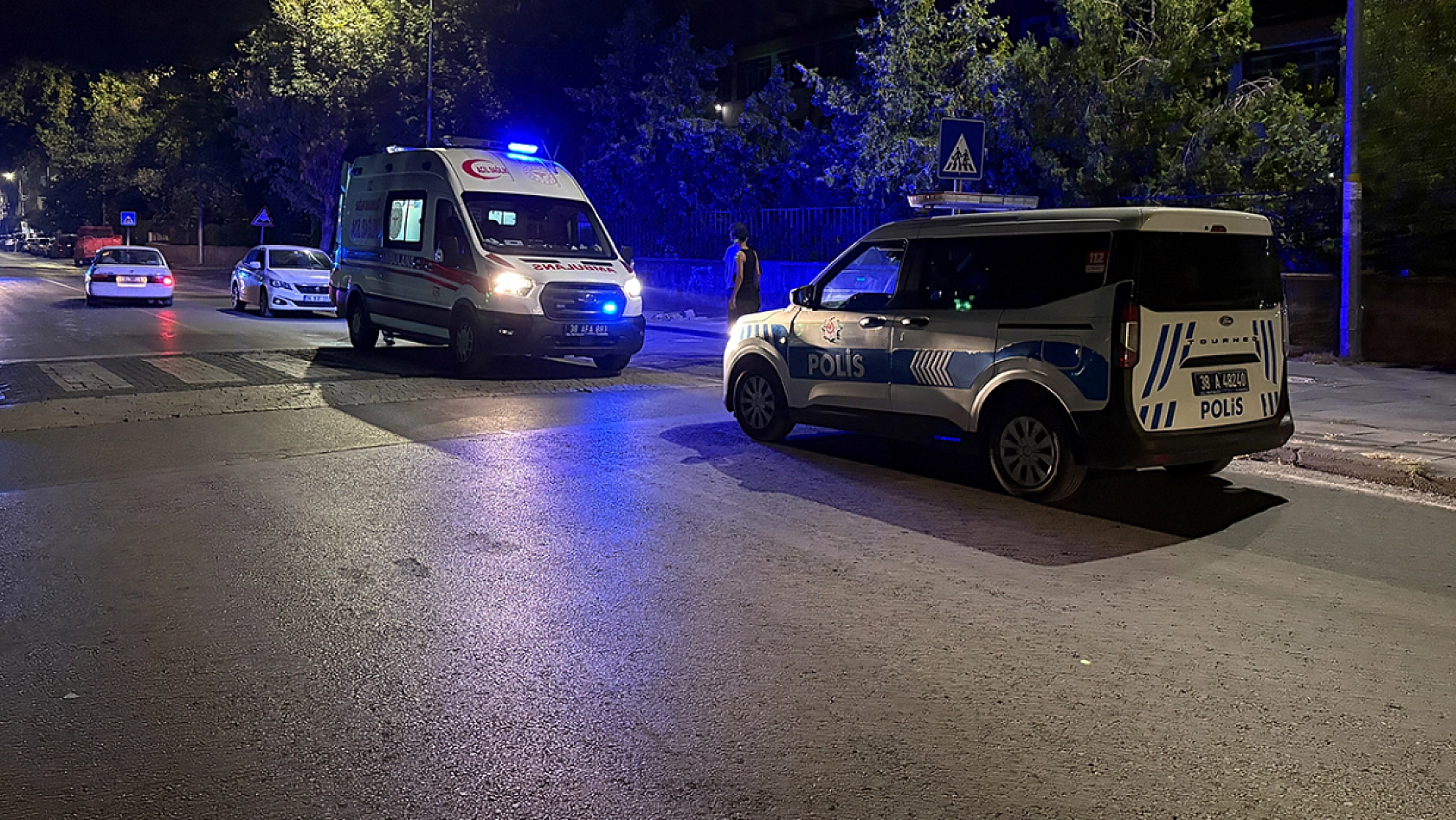 17 yaşındaki çocuk göğsünden bıçaklandı