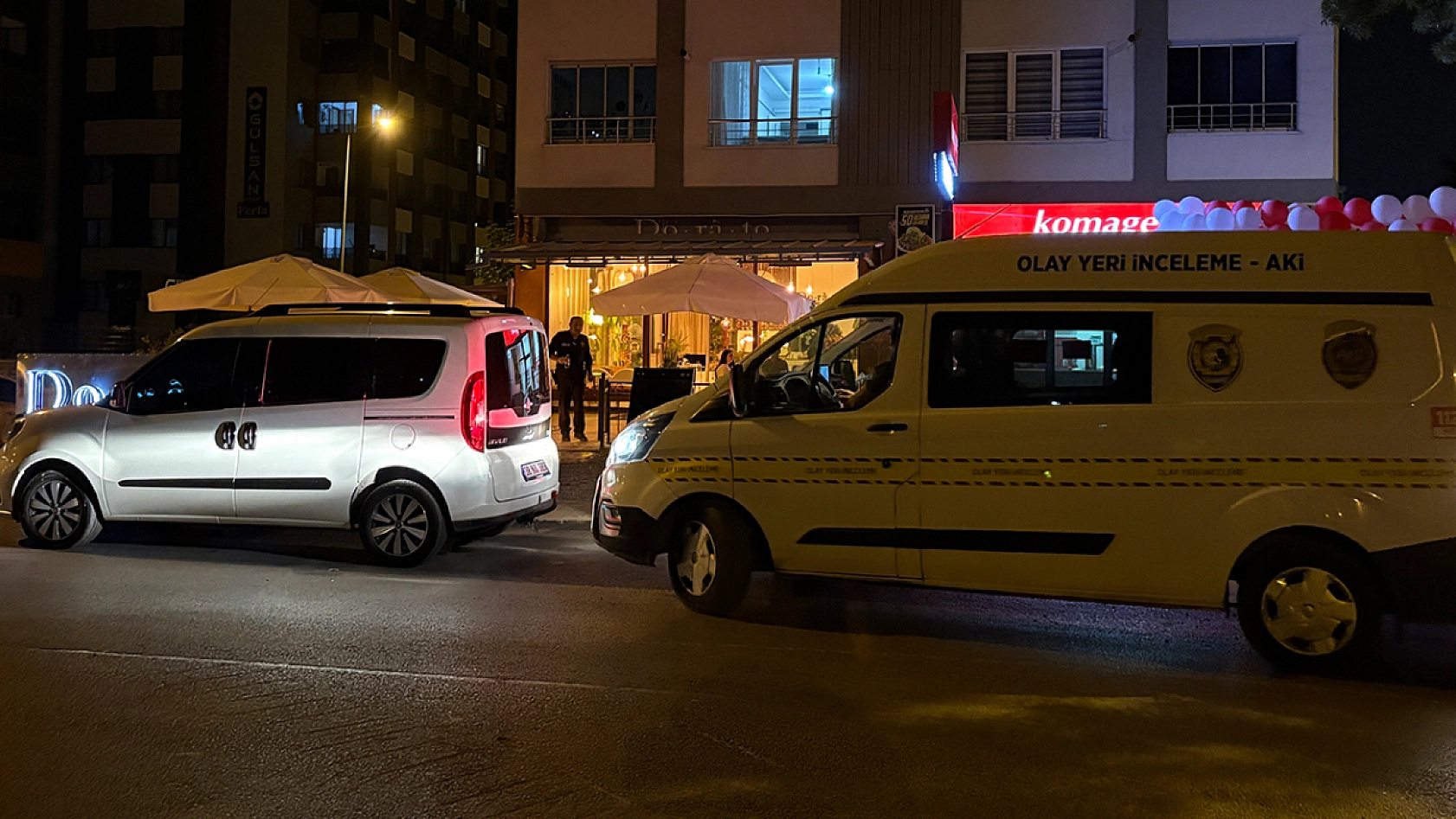 Bıçaklanan şahıs kafeye sığındı