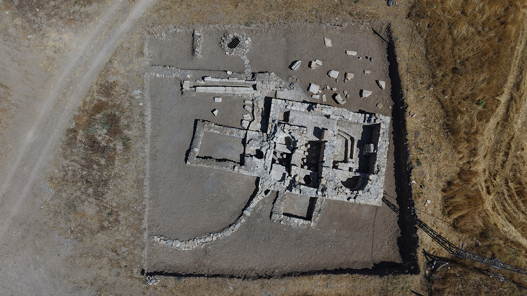 Elazığ'da Roma villası, hamam, kilise ve çocuk mezarı bulundu
