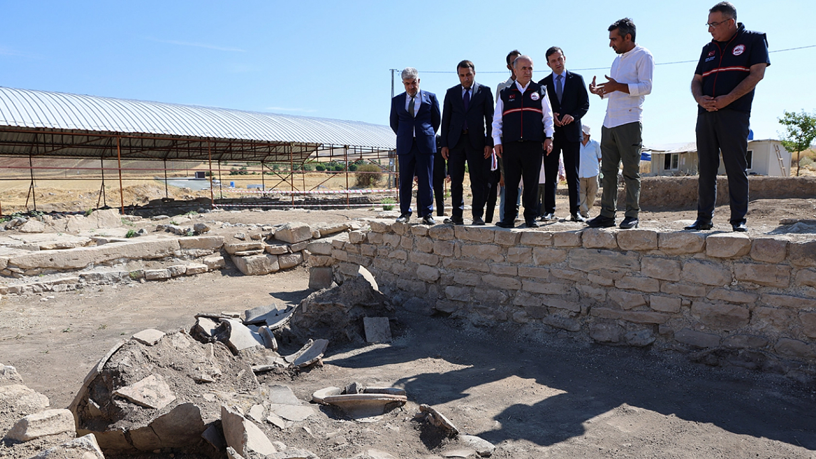 Elazığ'da Roma villası, hamam, kilise ve çocuk mezarı bulundu