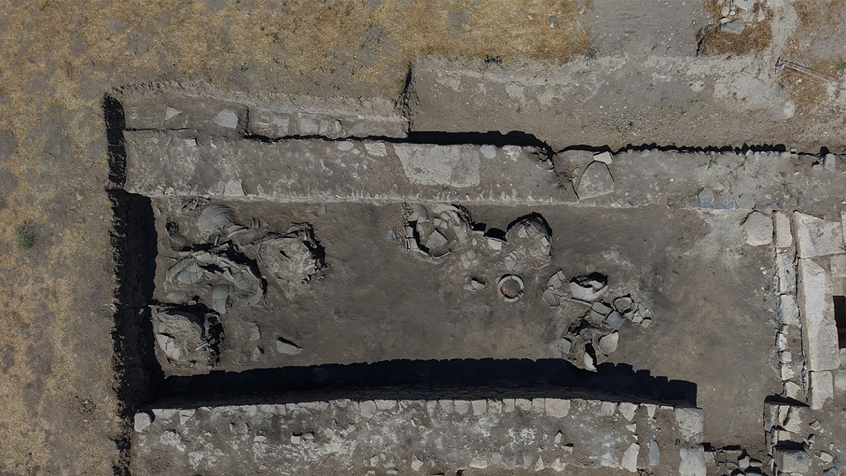 Elazığ'da Roma villası, hamam, kilise ve çocuk mezarı bulundu