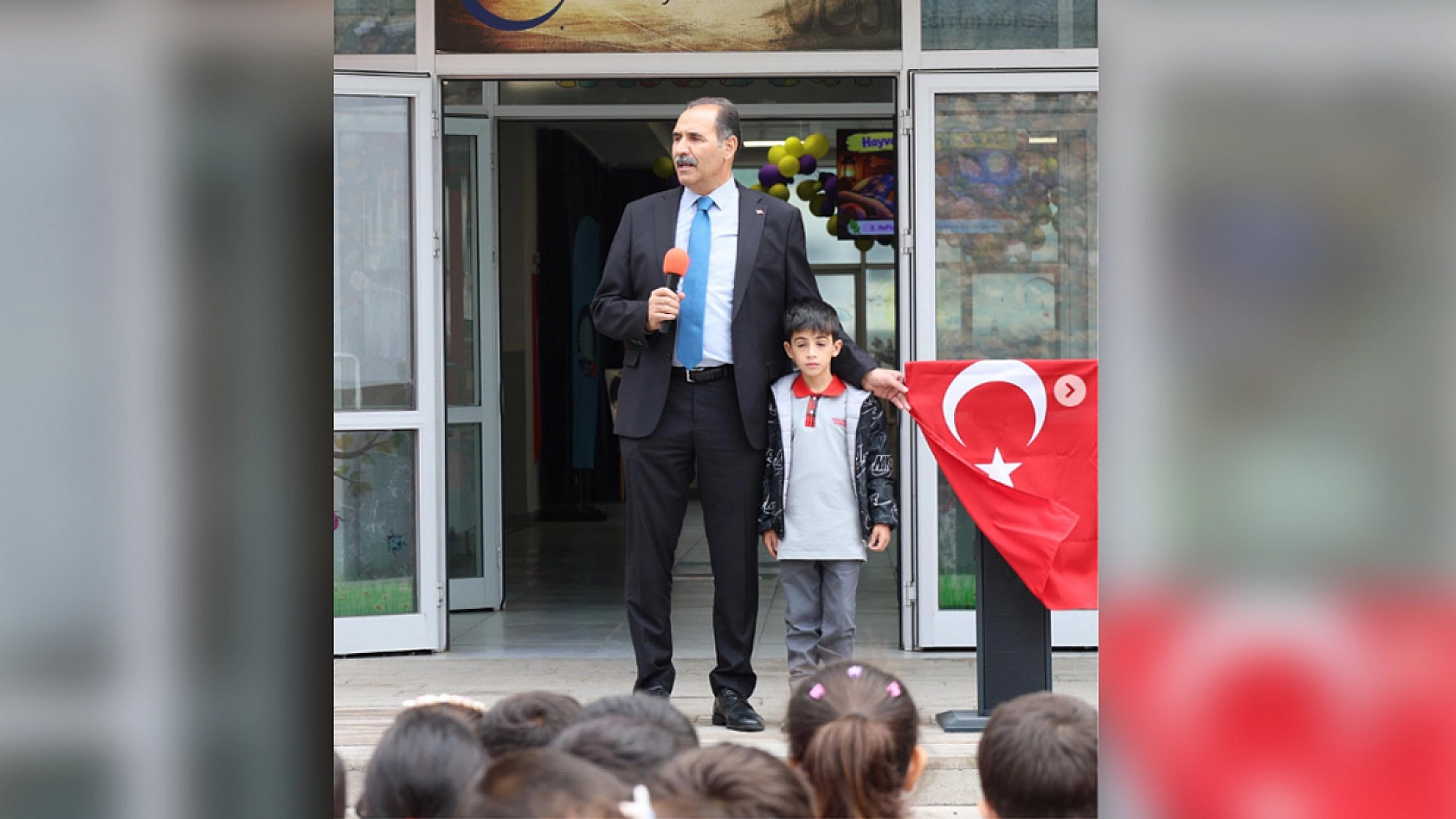 Elazığlı Miran'ın bayrak sevgisi ödülsüz kalmadı