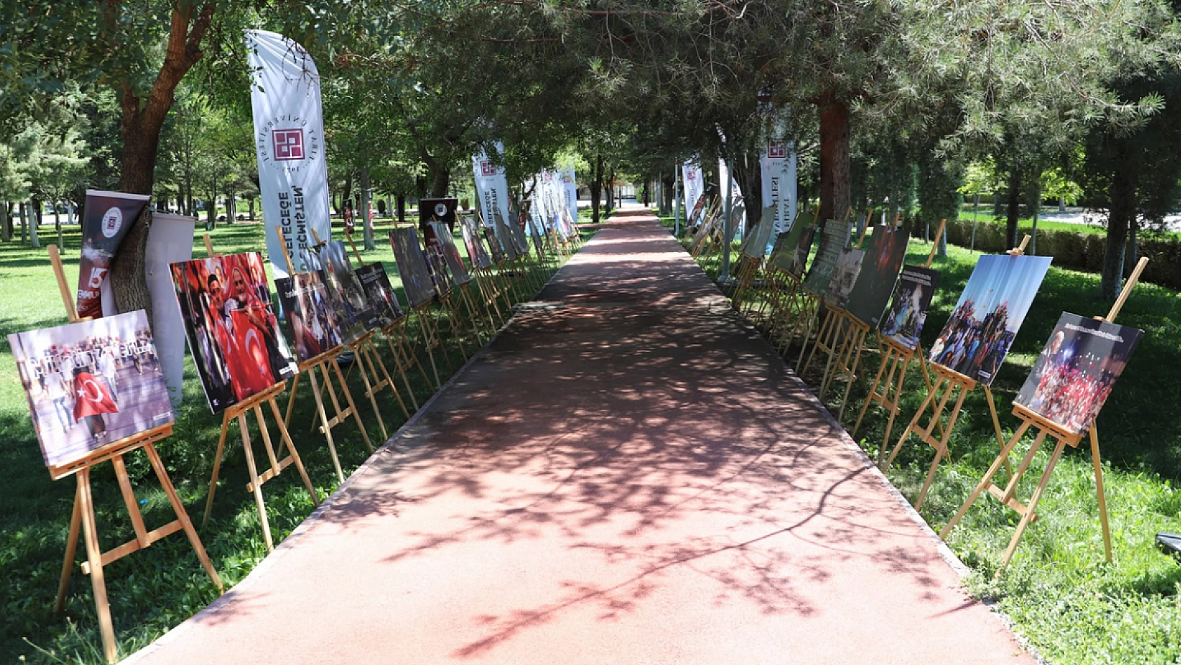 Fırat Üniversitesi'nde 15 Temmuz sergisi