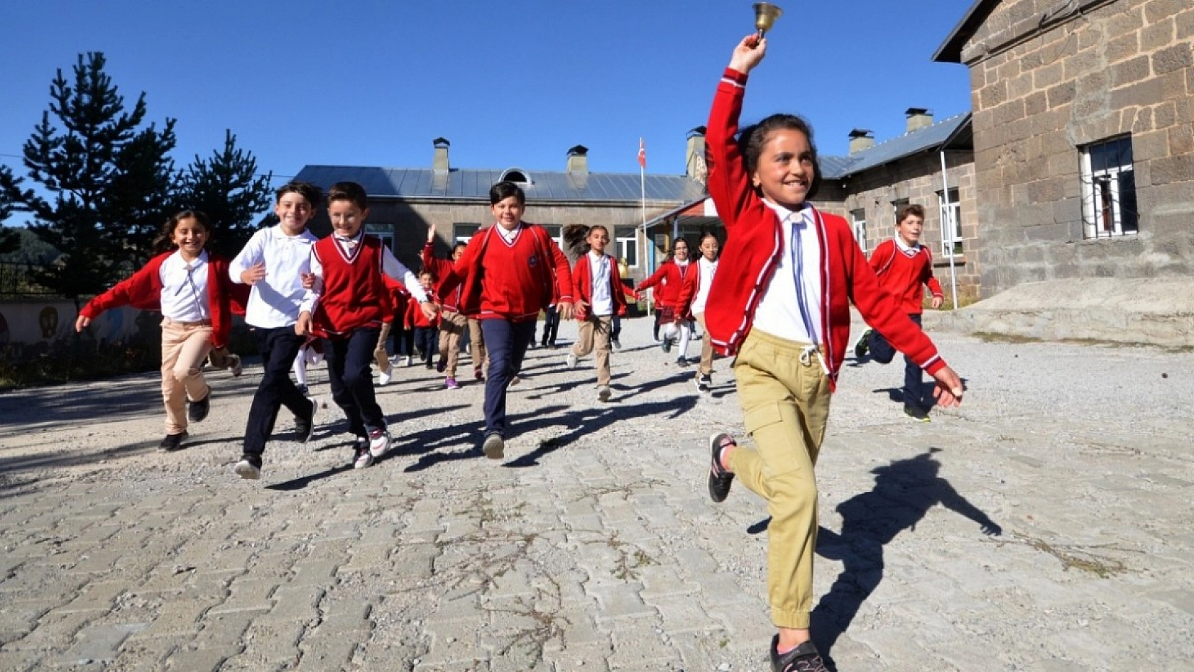 Elazığ'da Yaz Tatili Öne Çekilecek Öğrenciler Havalara Uçacak!
