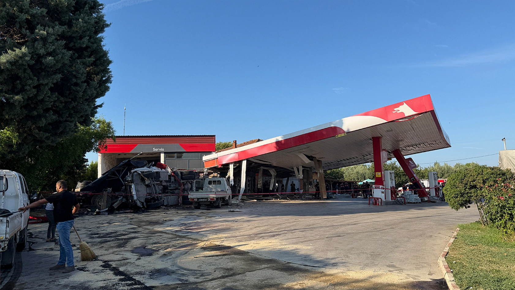Bir anda ortalık savaş alanına döndü: Ölü ve yaralılar var